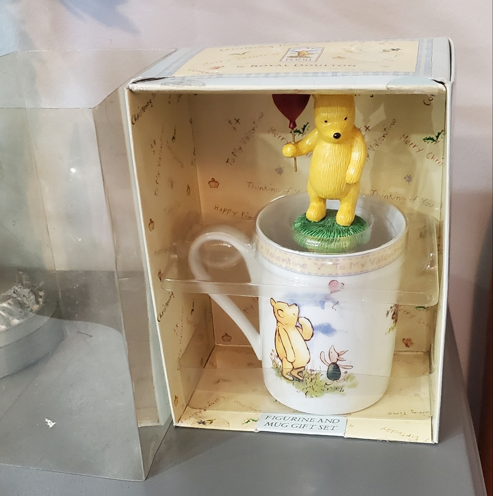 NEW Royal Doulton Winnie the Pooh Mug and Figurine⚜️💙⚜️
